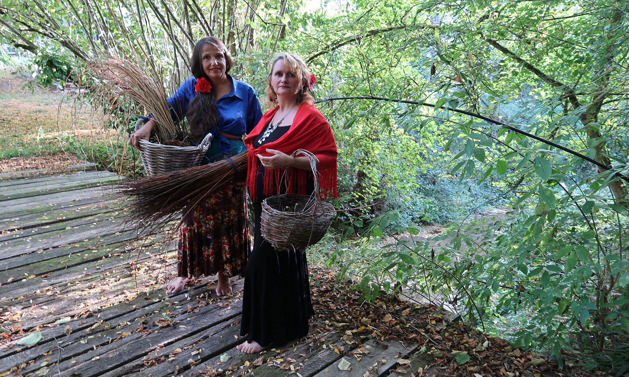 Souriantes sur le pont